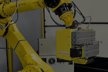 机器人夹爪基于 Helios2 ToF 相机实现可堆叠料箱的精准抓取与搬运