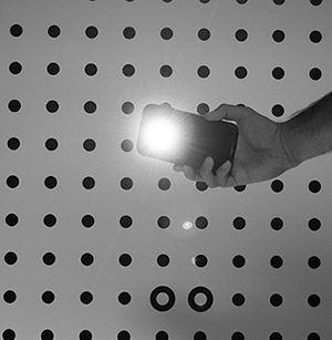 CMOS 图像无拖影且溢光现象更少